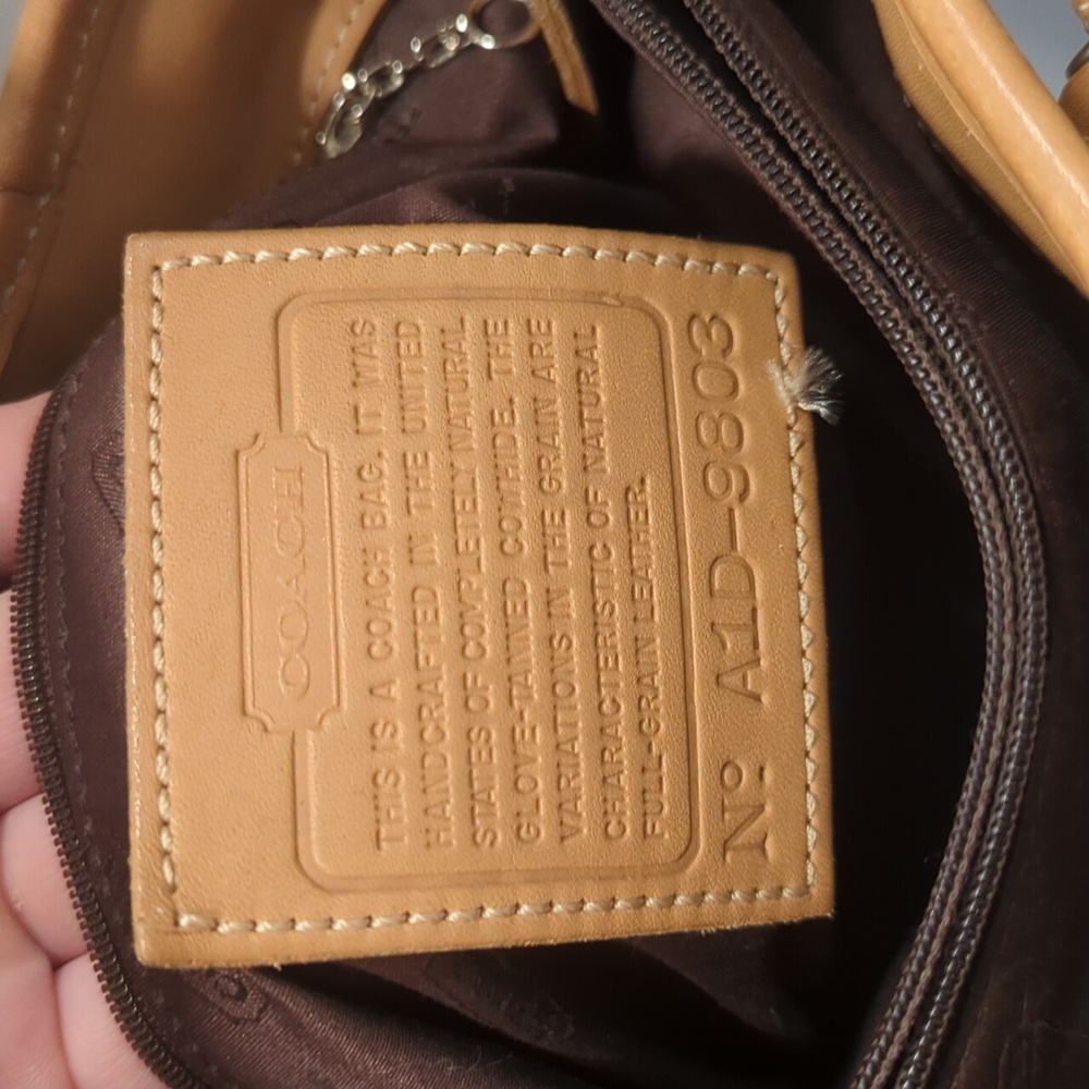 Vintage Coach Legacy Bucket Bag #9803 In Camel - Picture 5 of 15